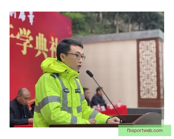 内尔高:当下是抬头迎接未来的时刻,我们应当勇敢向前展望新征程 内尔高:当下是抬头迎接未来的时刻,我们应当勇敢向前展望新征程